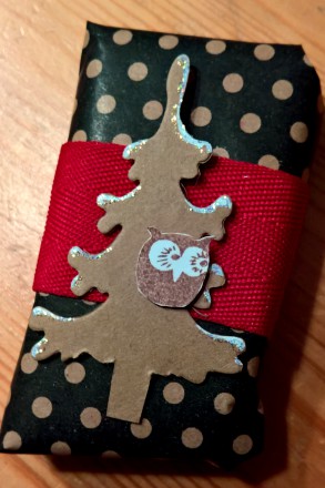 12-dec-parcel-topper